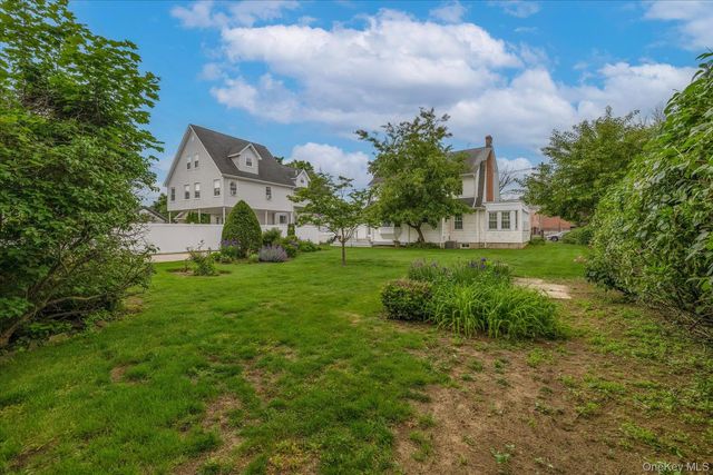 215 Lakeview Avenue, Rockville Centre, NY 11570