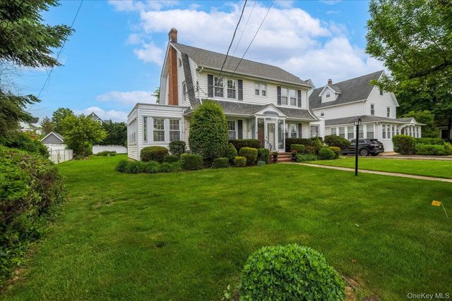215 Lakeview Avenue, Rockville Centre, NY 11570