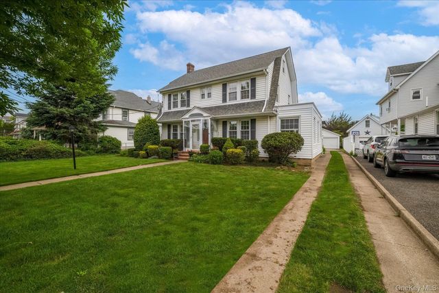 215 Lakeview Avenue, Rockville Centre, NY 11570