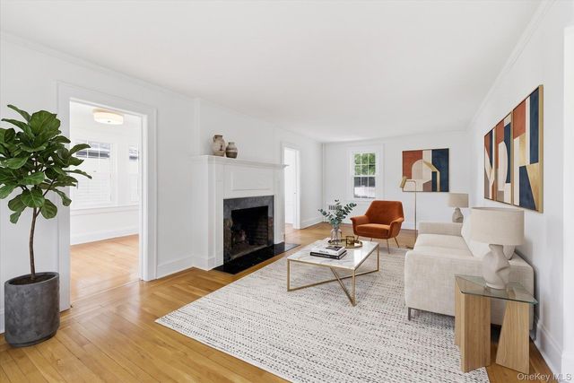 215 Lakeview Avenue, Rockville Centre, NY 11570