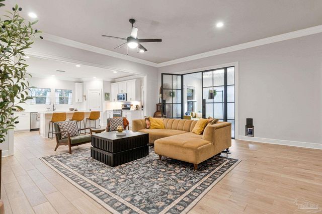 3042 Mountain Laurel Tr, Cantonment, FL 32533