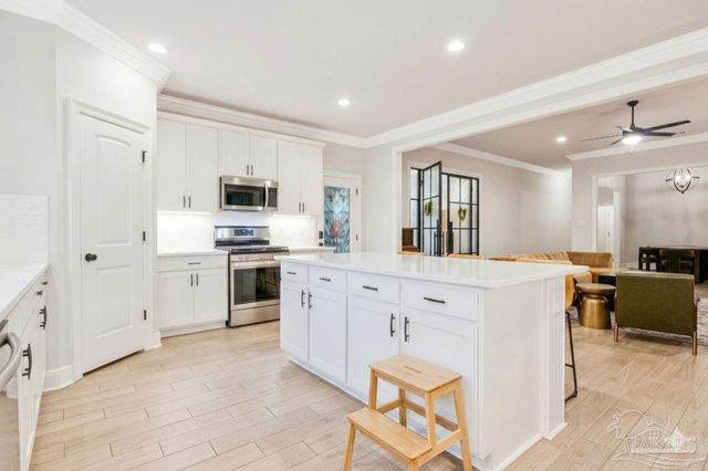 3042 Mountain Laurel Tr, Cantonment, FL 32533