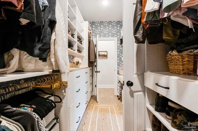 3042 Mountain Laurel Tr, Cantonment, FL 32533