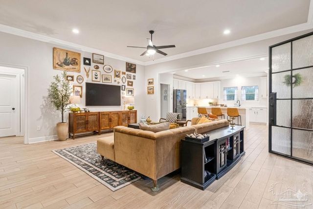 3042 Mountain Laurel Tr, Cantonment, FL 32533