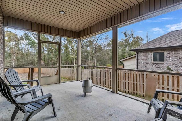 3042 Mountain Laurel Tr, Cantonment, FL 32533