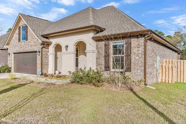 3042 Mountain Laurel Tr, Cantonment, FL 32533