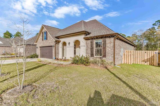 3042 Mountain Laurel Tr, Cantonment, FL 32533