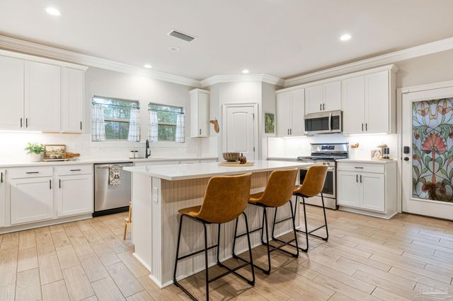 3042 Mountain Laurel Tr, Cantonment, FL 32533