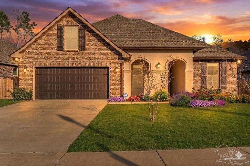 3042 Mountain Laurel Tr, Cantonment, FL 32533