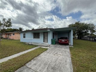 1090 NW 112th St, Miami, FL 33168
