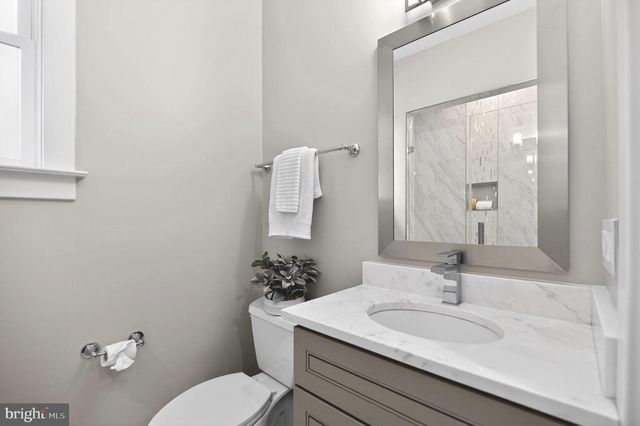 6506 CHESTERFIELD AVE, Mclean, VA 22101