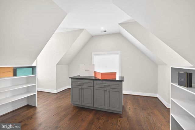 6506 CHESTERFIELD AVE, Mclean, VA 22101