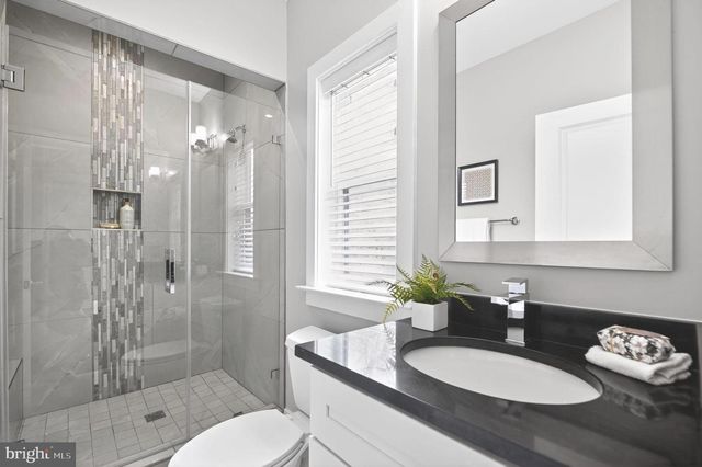 6506 CHESTERFIELD AVE, Mclean, VA 22101