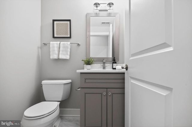 6506 CHESTERFIELD AVE, Mclean, VA 22101