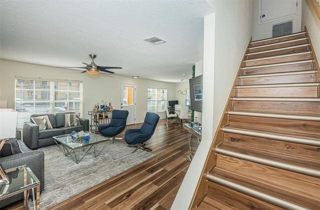 3876 ISLAND WAY, St Petersburg, FL 33705