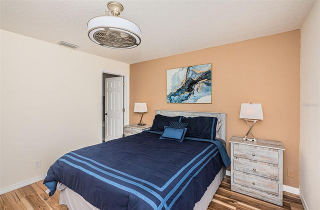 3876 ISLAND WAY, St Petersburg, FL 33705