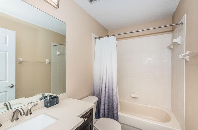 3876 ISLAND WAY, St Petersburg, FL 33705