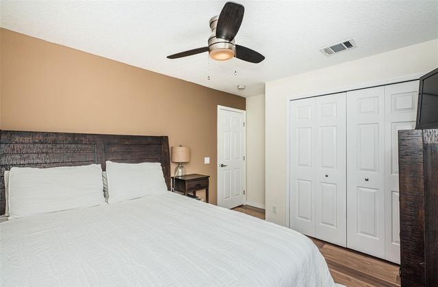 3876 ISLAND WAY, St Petersburg, FL 33705