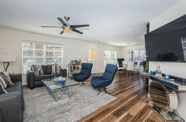 3876 ISLAND WAY, St Petersburg, FL 33705