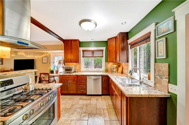720 S Parton, Santa Ana, CA 92701