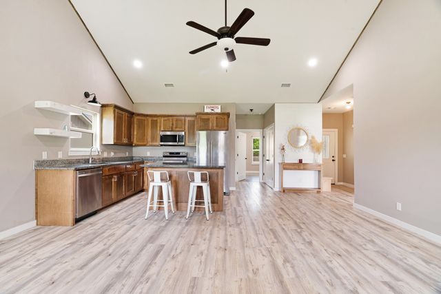 675 High Street, Blossom, TX 75416