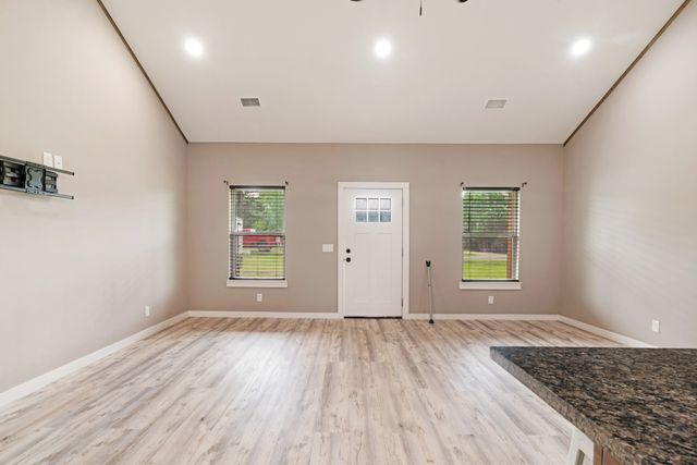 675 High Street, Blossom, TX 75416