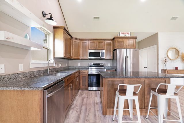 675 High Street, Blossom, TX 75416