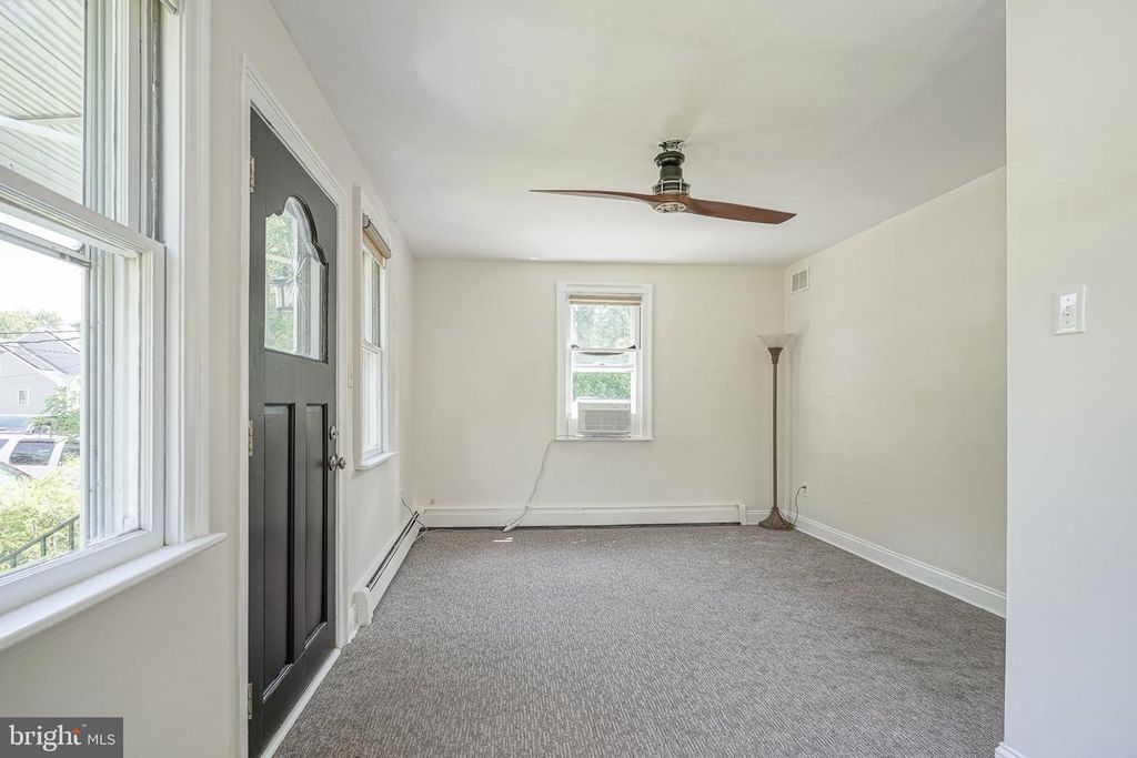 538 ALEXANDER AVE, MAPLE SHADE, NJ 08052 — photo 4