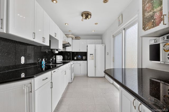 90-06 210th Place, Queens Village, NY 11428