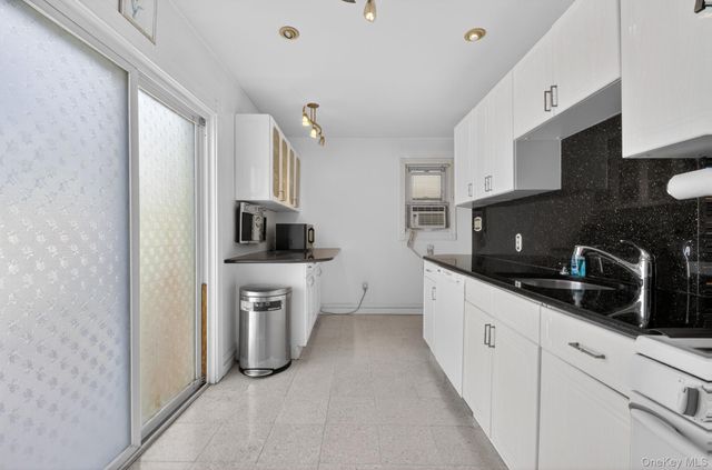 90-06 210th Place, Queens Village, NY 11428
