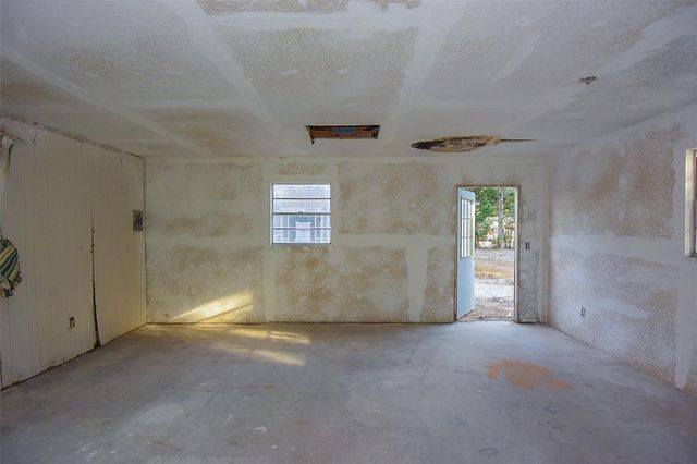 343 LINCOLN AVENUE, Brooksville, FL 34604