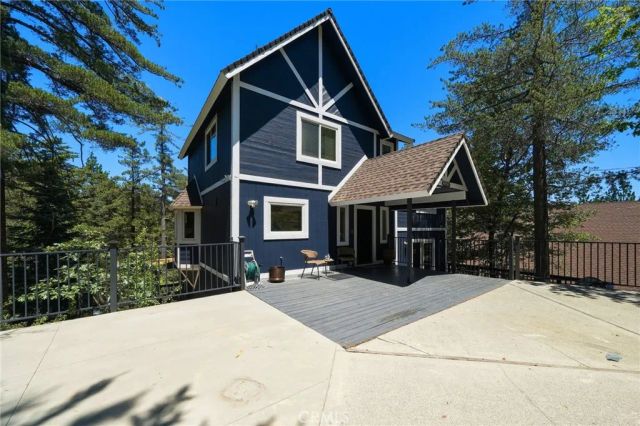 26210 Circle Drive, Lake Arrowhead, CA 92352