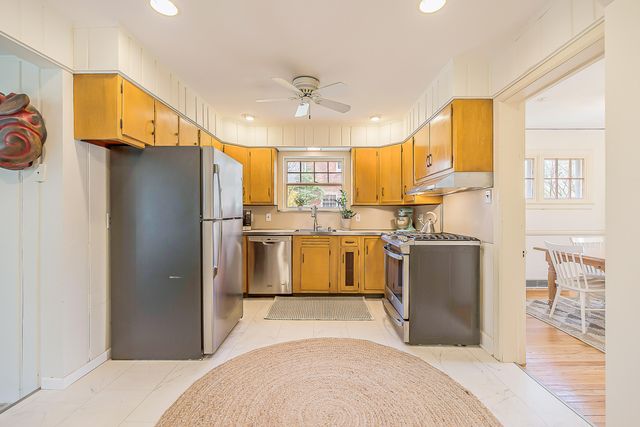 1605 E Stadium Boulevard, Ann Arbor, MI 48104