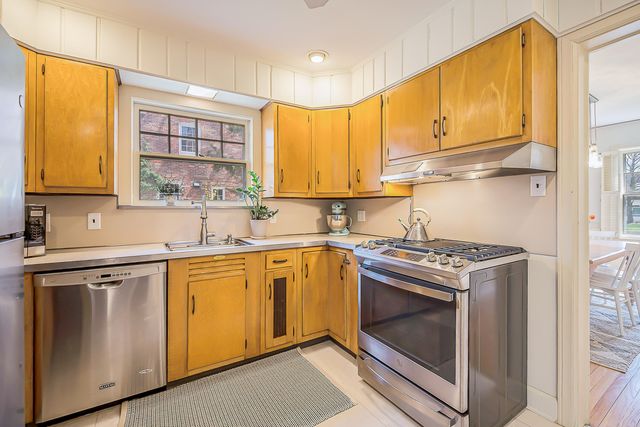 1605 E Stadium Boulevard, Ann Arbor, MI 48104