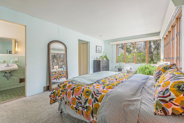 1605 E Stadium Boulevard, Ann Arbor, MI 48104