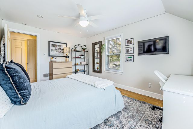 1605 E Stadium Boulevard, Ann Arbor, MI 48104