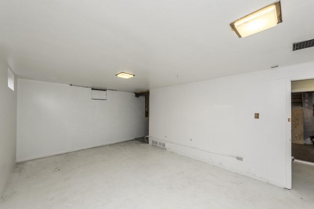 1605 E Stadium Boulevard, Ann Arbor, MI 48104