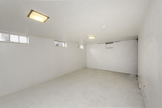 1605 E Stadium Boulevard, Ann Arbor, MI 48104