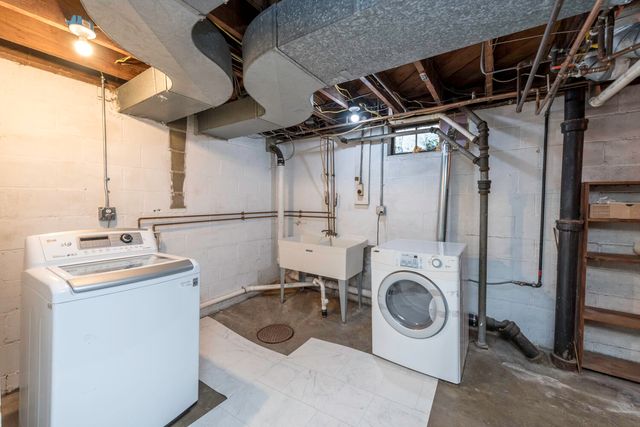 1605 E Stadium Boulevard, Ann Arbor, MI 48104