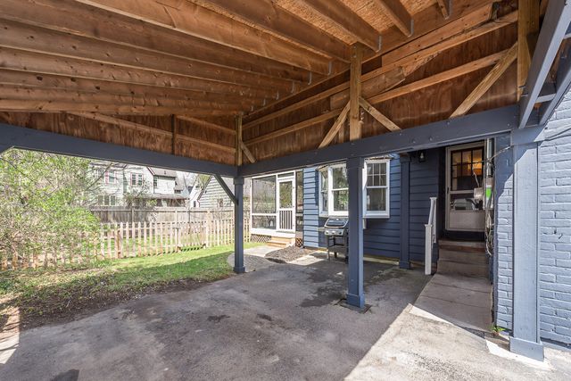 1605 E Stadium Boulevard, Ann Arbor, MI 48104