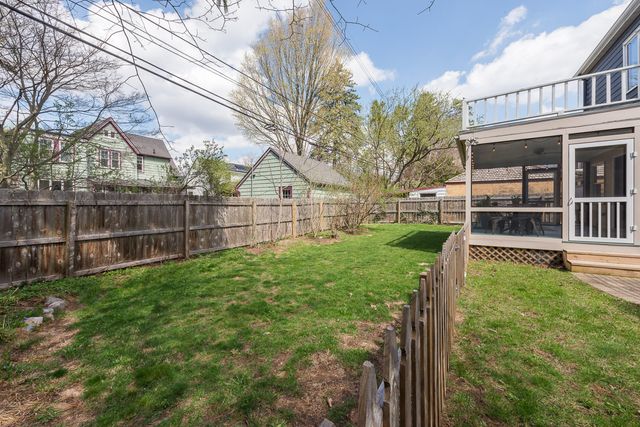 1605 E Stadium Boulevard, Ann Arbor, MI 48104