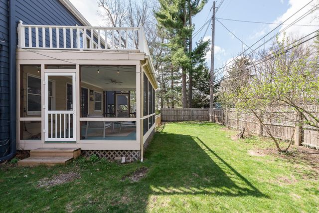 1605 E Stadium Boulevard, Ann Arbor, MI 48104