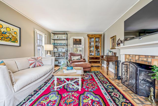 1605 E Stadium Boulevard, Ann Arbor, MI 48104