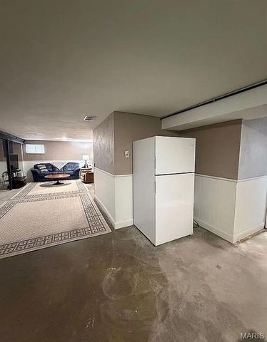 210 Aldergate Street, Farmington, MO 63640