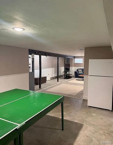 210 Aldergate Street, Farmington, MO 63640