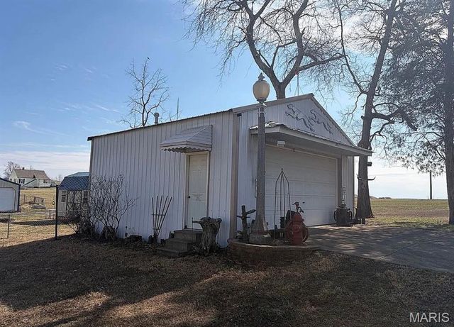 210 Aldergate Street, Farmington, MO 63640