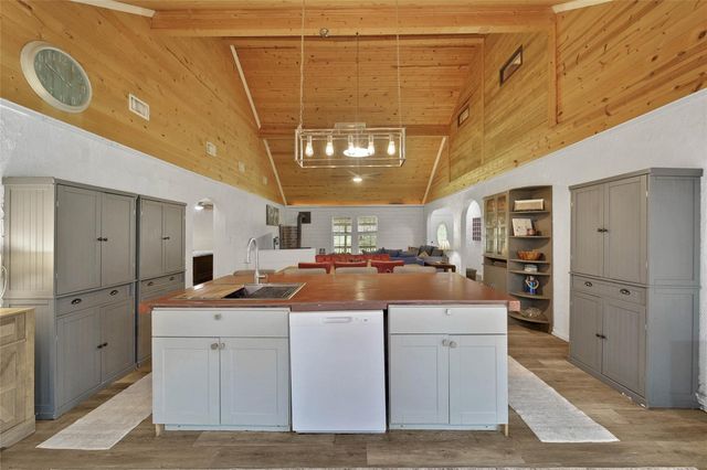 9 Wood Forest Drive, New Waverly, TX 77358