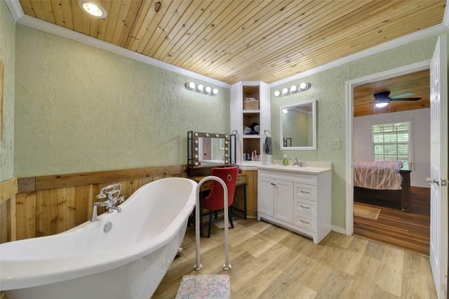 9 Wood Forest Drive, New Waverly, TX 77358