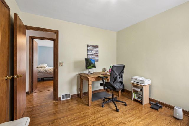 5620 21st Avenue S, Minneapolis, MN 55417