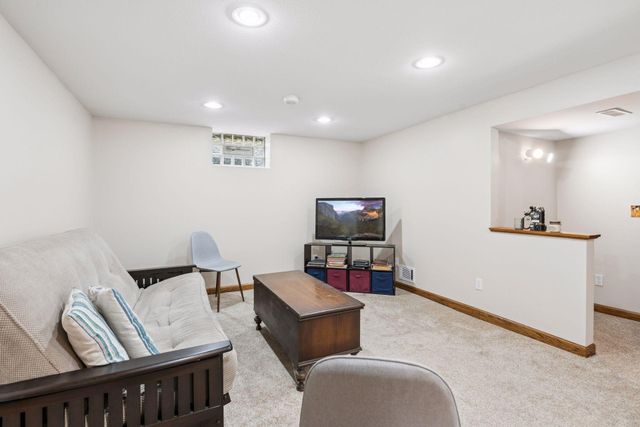 5620 21st Avenue S, Minneapolis, MN 55417